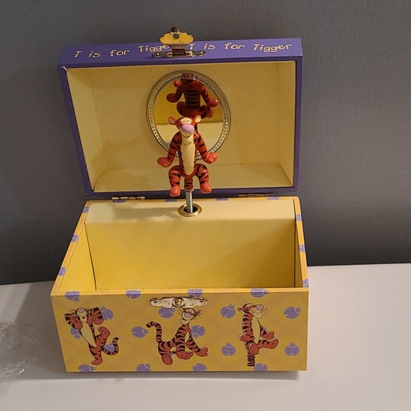 Disney Other - Tigger music Box